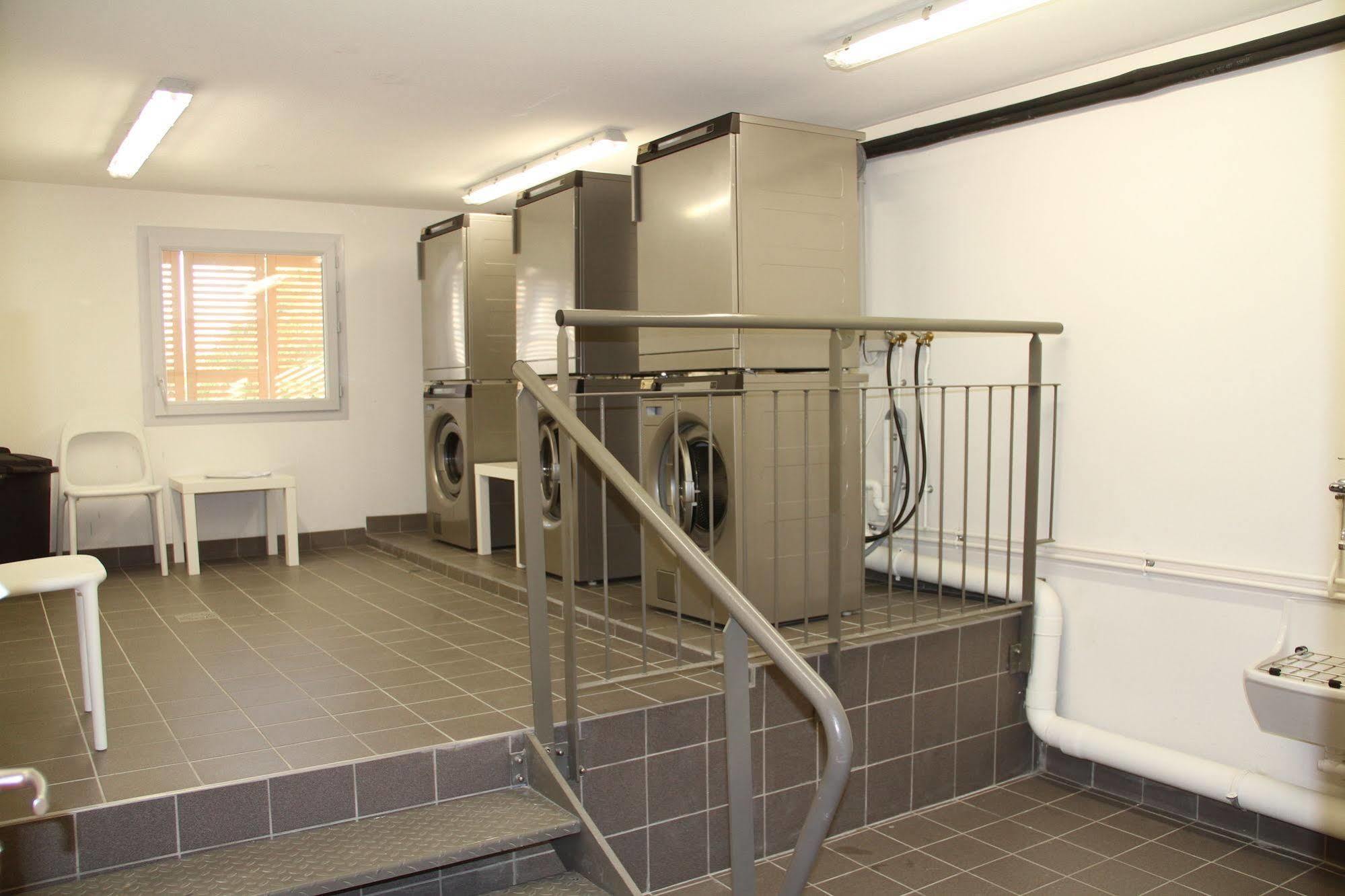 Residence Hoteliere Laudine Reims Bagian luar foto