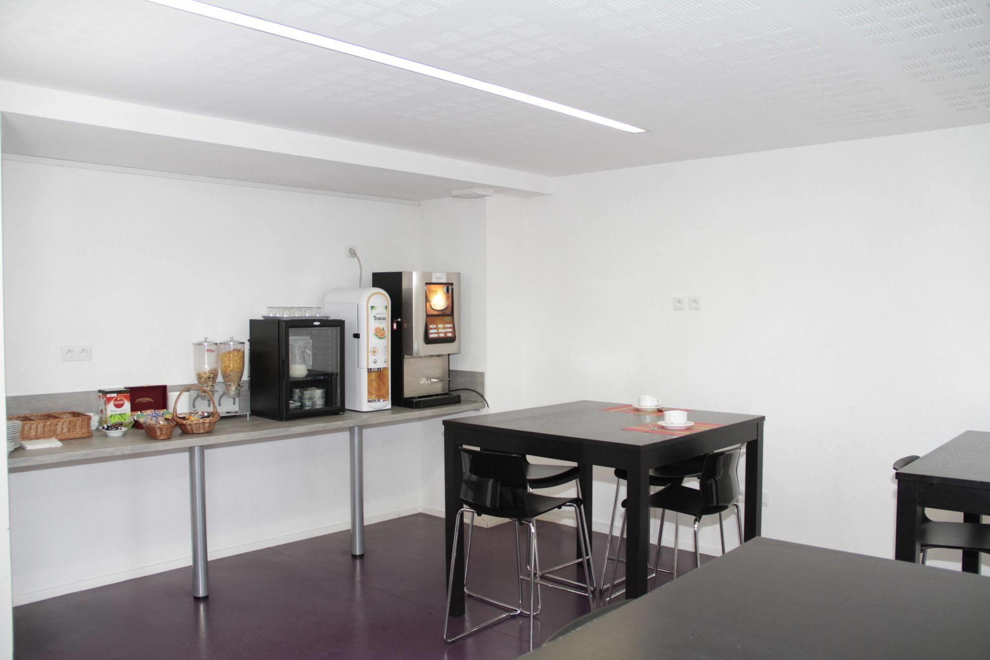Residence Hoteliere Laudine Reims Bagian luar foto